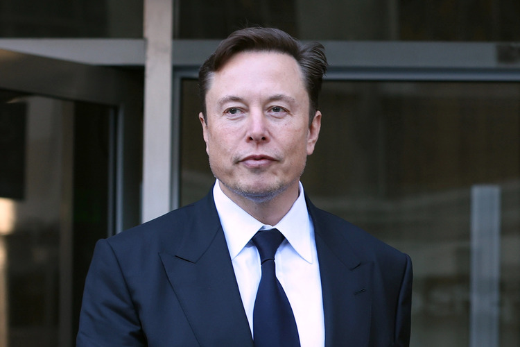 Elon Musk เจ้านายของ Tesla ในทริปจีนครั้งแรกในรอบกว่าสามปี